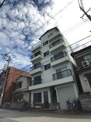 栄マンションの物件外観写真